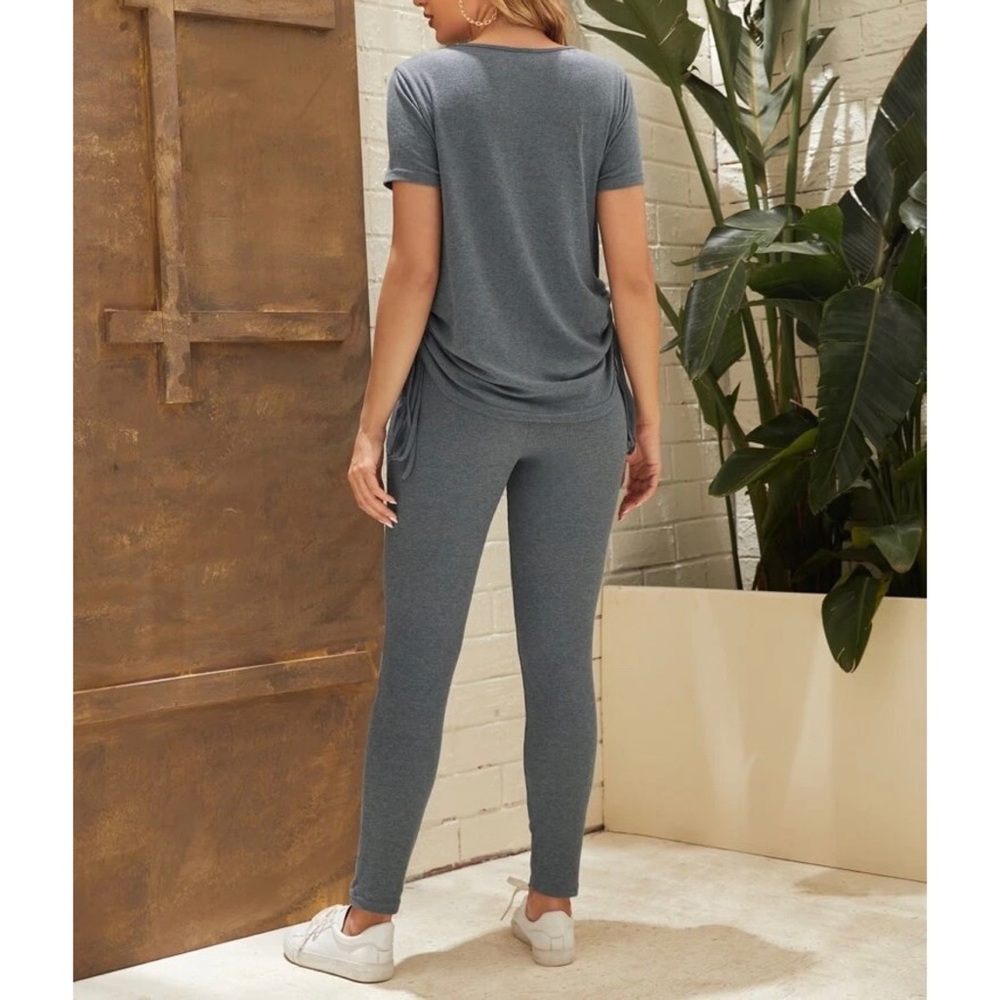 Cassini Maternity Drawstring Ruched Tee & Leggings Set - Picture 2 of 6
